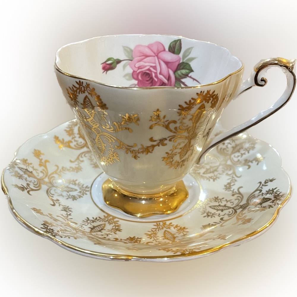 Royal Standard pink cabbage rose vintage, coffee, cup and saucer. Numbered 2079D - Picture 1 of 8